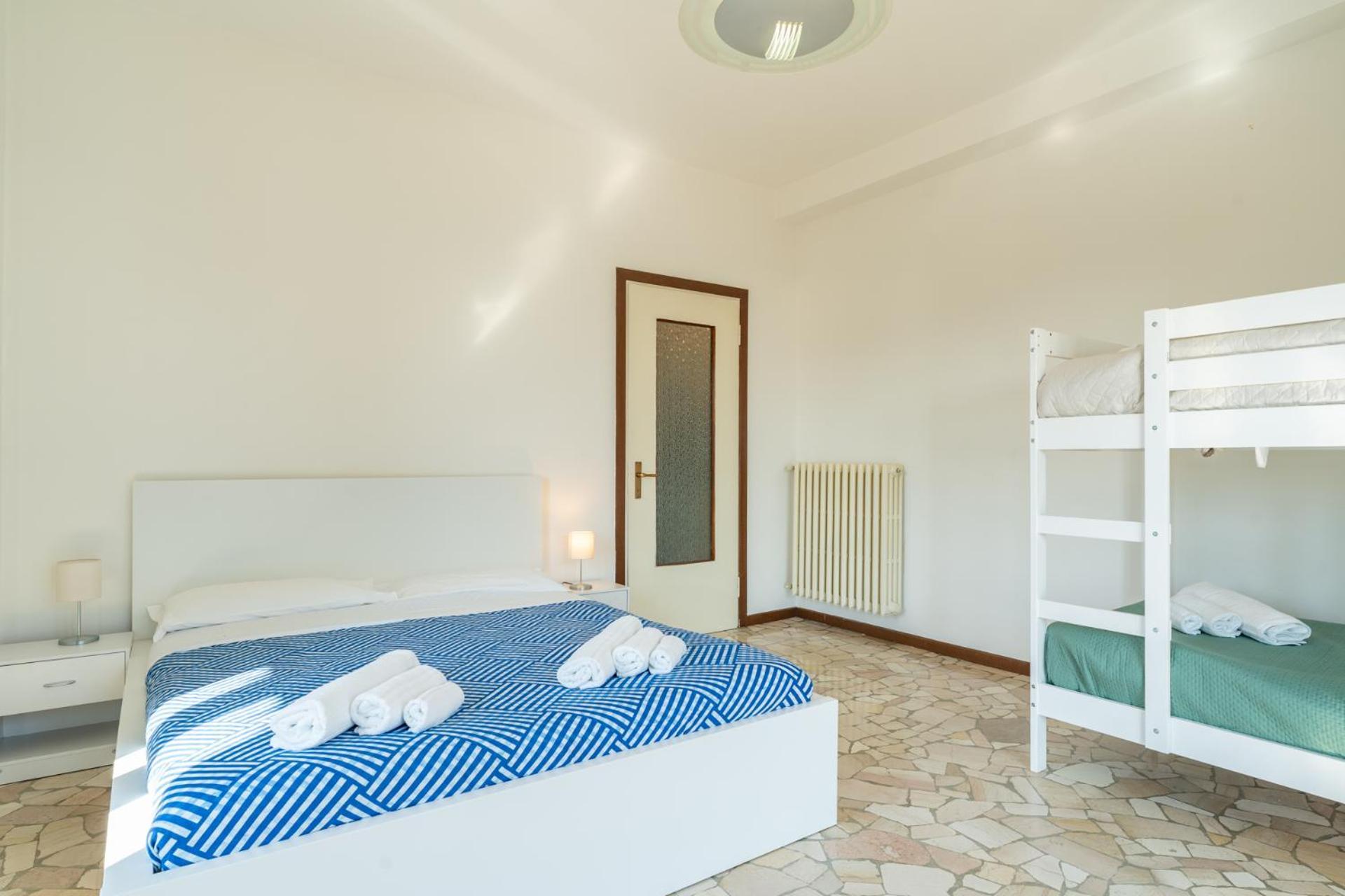 Spacious Apartment With Panoramic Views In Lecco Exterior foto